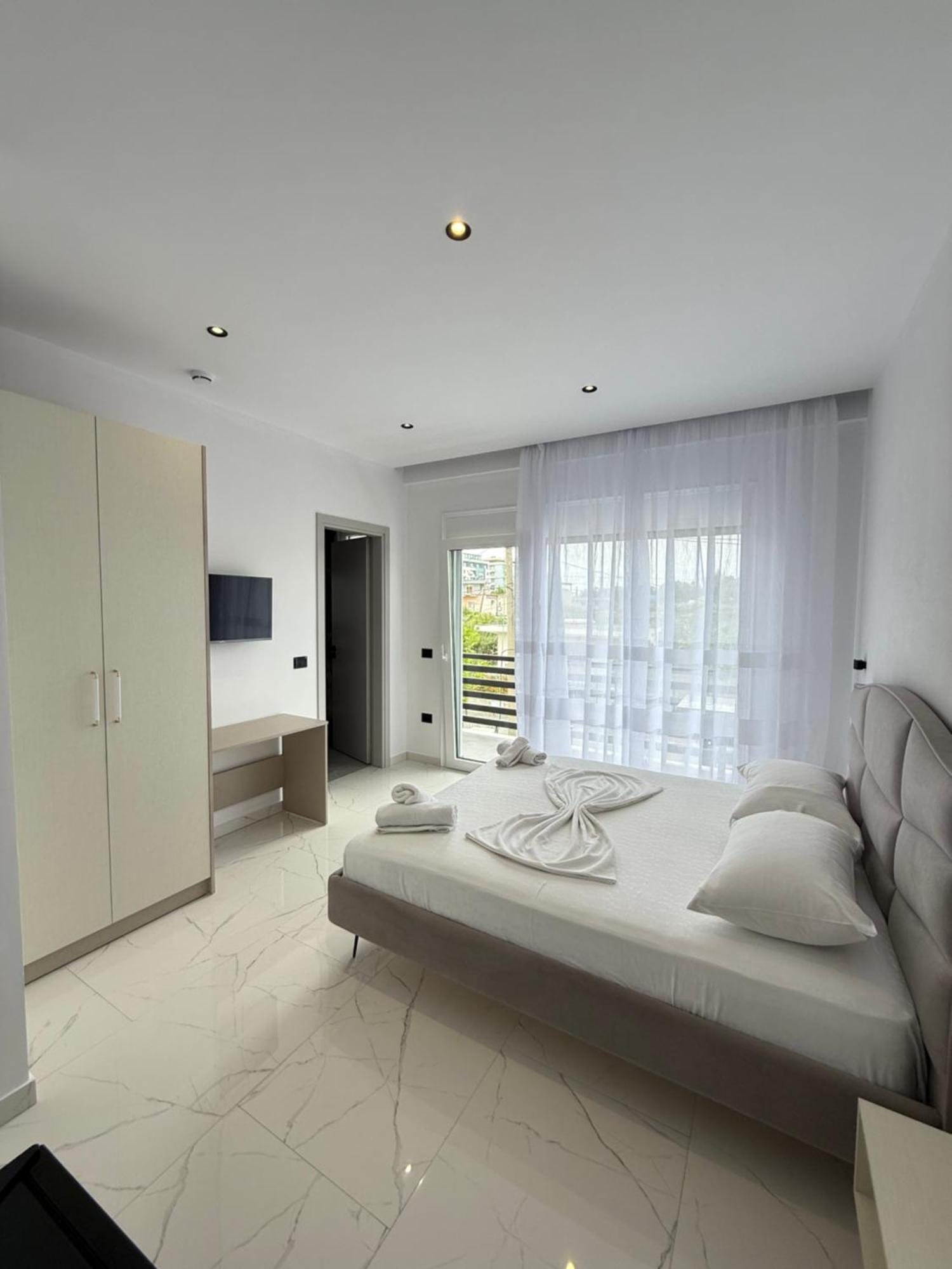 Maison Apartments Vlorë Exteriér fotografie